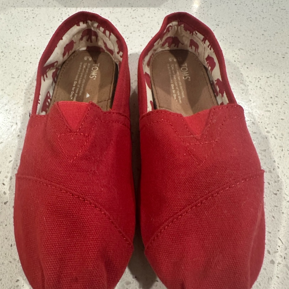 Stylish Red Toms Shoes